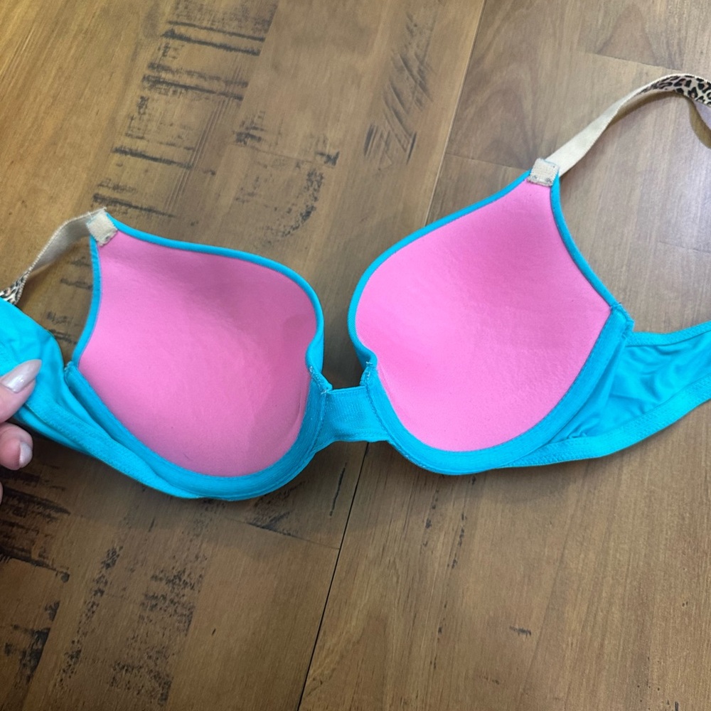 Victoria's Secret Turquoise Bra with Leopard Print Straps - Picture 2 of 3